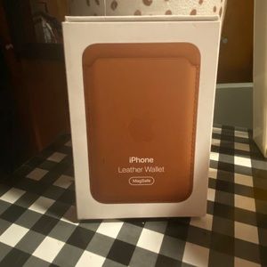 Apple iPhone leather wallet saddle brown in box